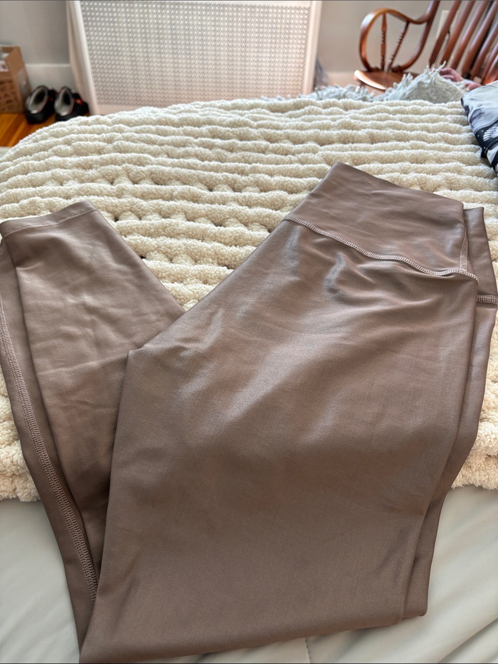 Beyond Yoga High-Rise Leggings in Shiny Taupe